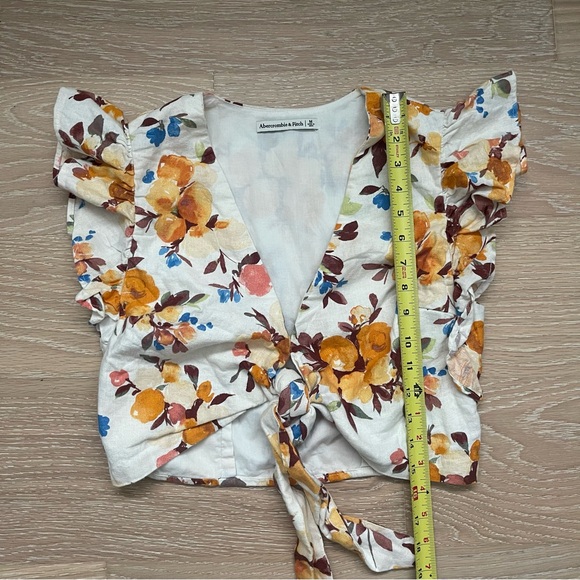 Abercrombie Linen Tie Front Floral Crop - Picture 4 of 6